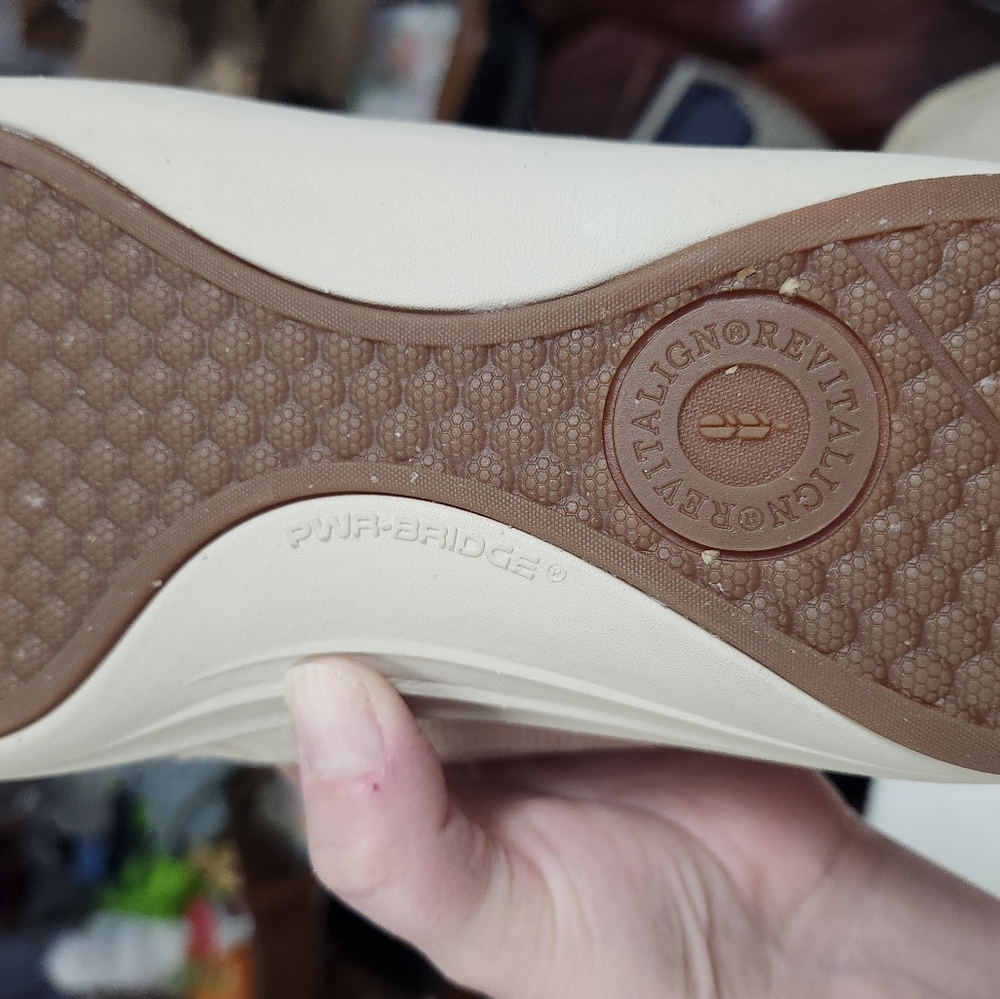 Revitalign Cream Slip-On Shoes Siesta Capri 11D NWOT - Picture 5 of 11